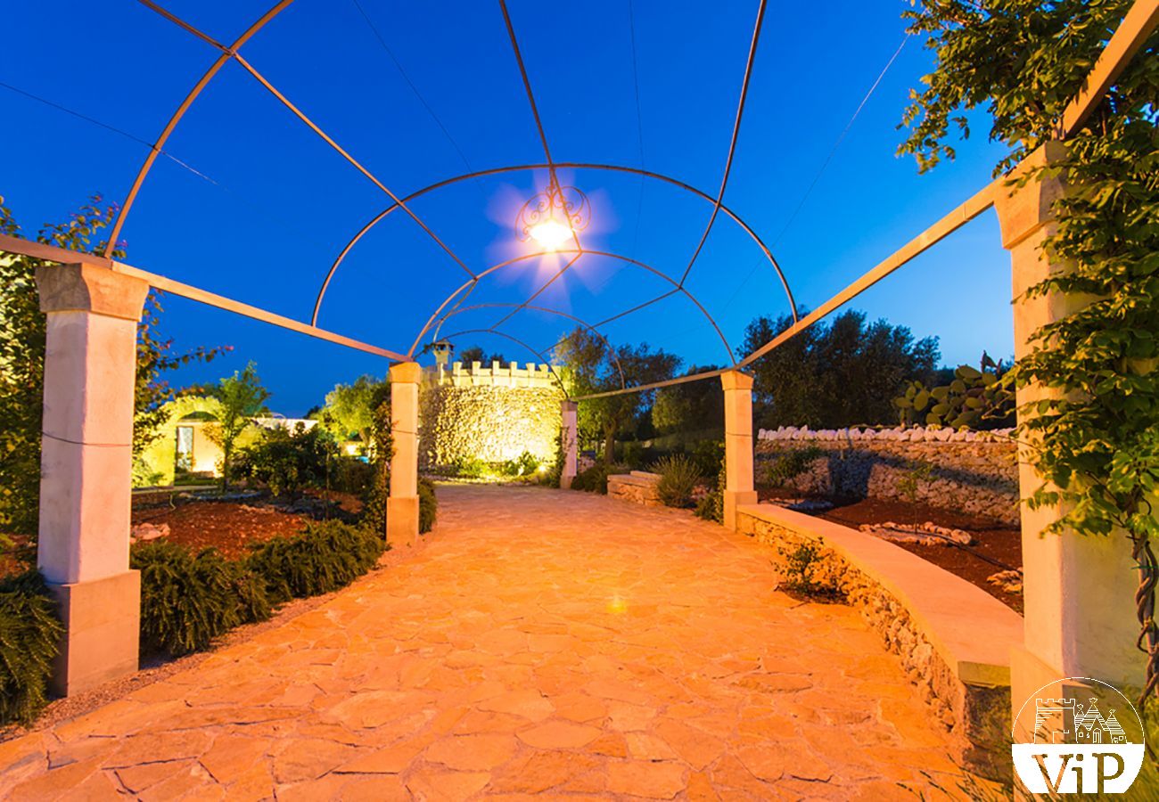 Villa à Carpignano Salentino - Authentique masseria dans les Pouilles avec piscine, jacuzzi, trulli et pajare m595