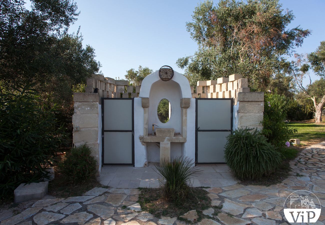 Villa à Carpignano Salentino - Authentique masseria dans les Pouilles avec piscine, jacuzzi, trulli et pajare m595