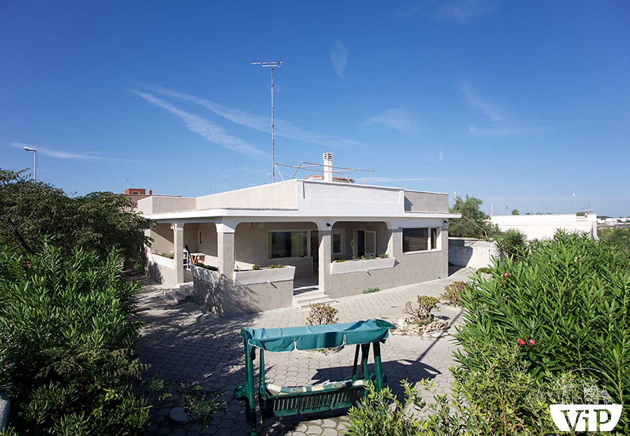 Villa à Spiaggiabella - Maison sur la plage, vue sur la mer, 3 chambres m711