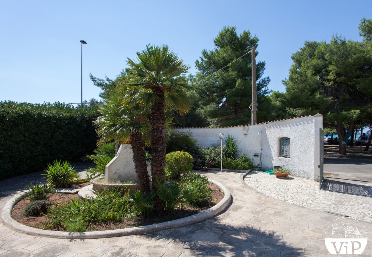 Maison à Sant'Isidoro - Villa de vacances avec vue sur la mer, à 50 m de la  plage de Sant'Isidoro m524