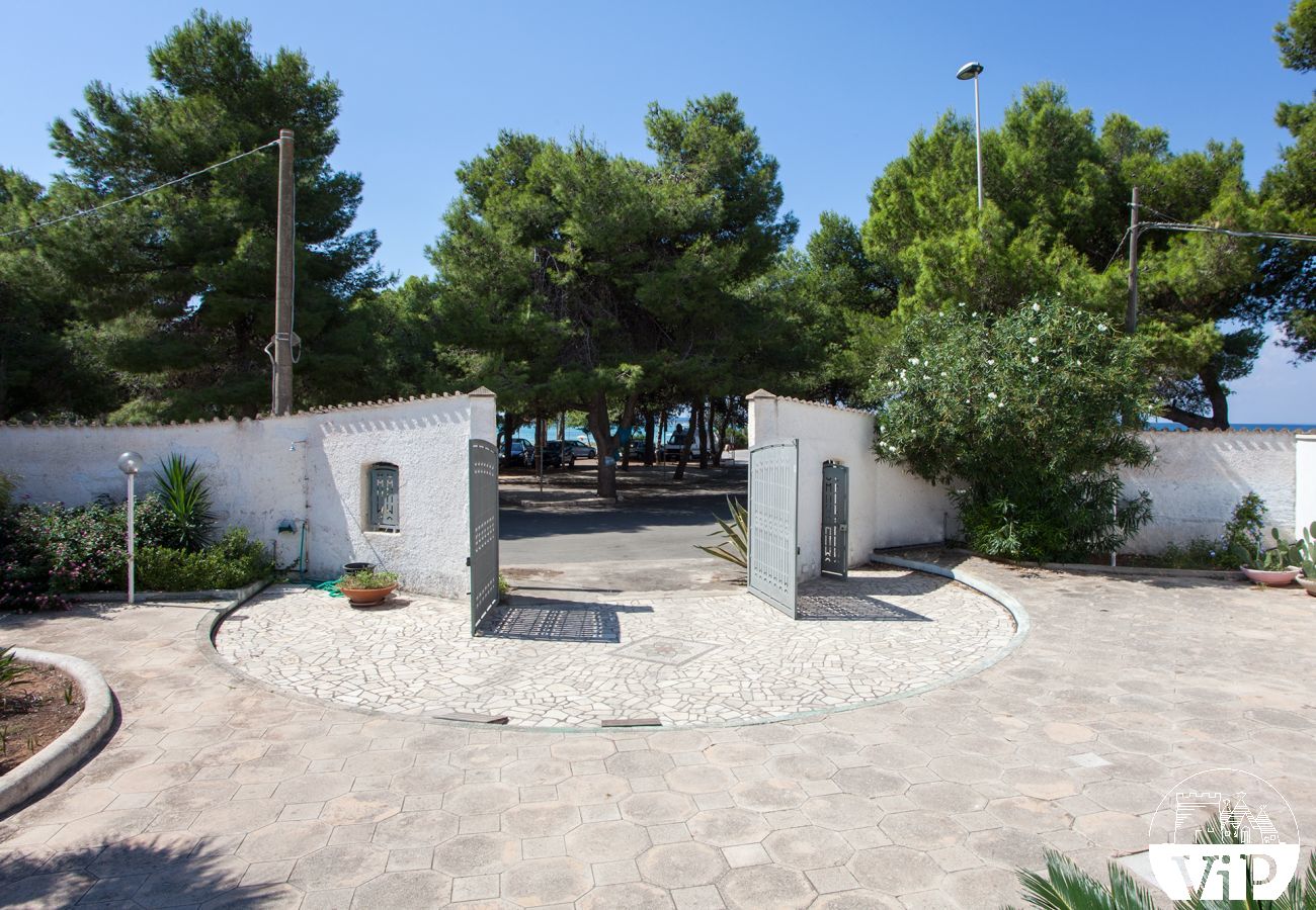 Maison à Sant'Isidoro - Villa de vacances avec vue sur la mer, à 50 m de la  plage de Sant'Isidoro m524