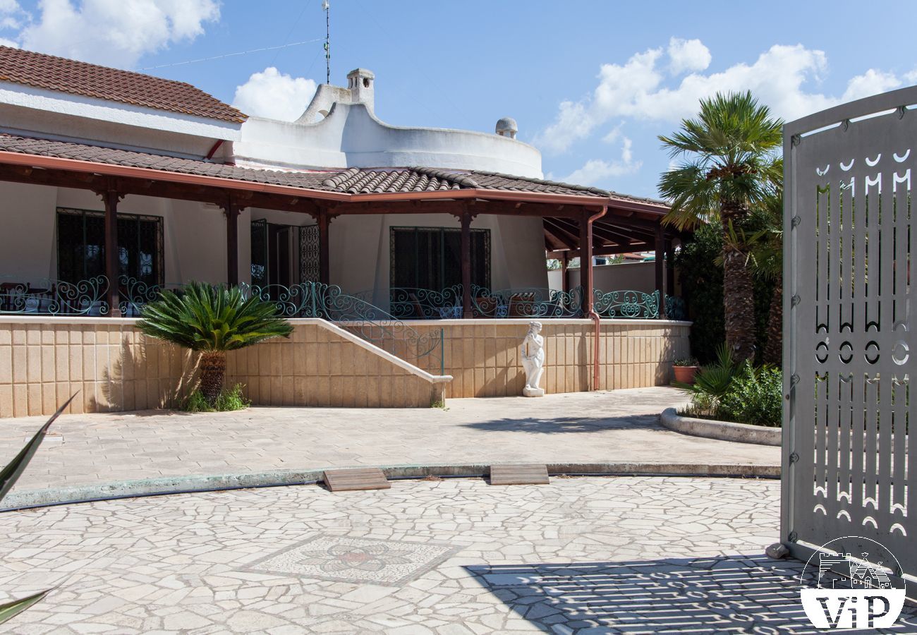 Maison à Sant'Isidoro - Villa de vacances avec vue sur la mer, à 50 m de la  plage de Sant'Isidoro m524