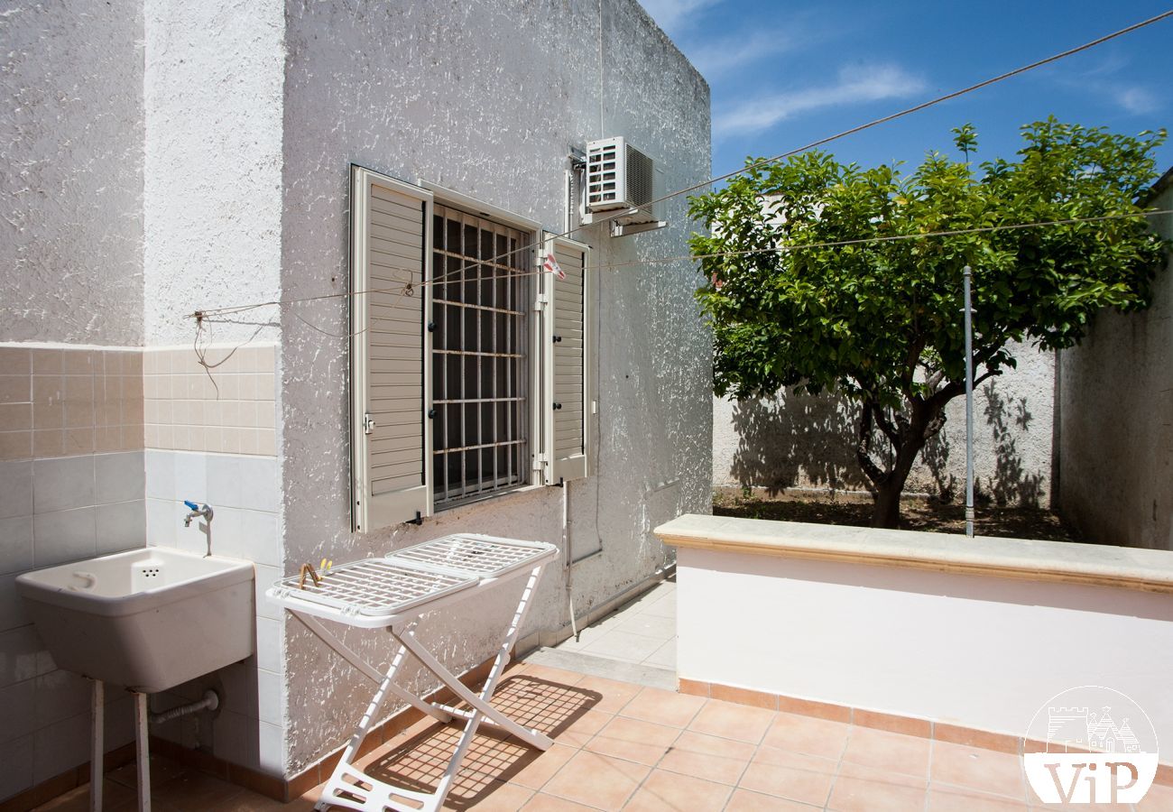 Maison à Sant'Isidoro - Villa de vacances avec vue sur la mer, à 50 m de la  plage de Sant'Isidoro m524