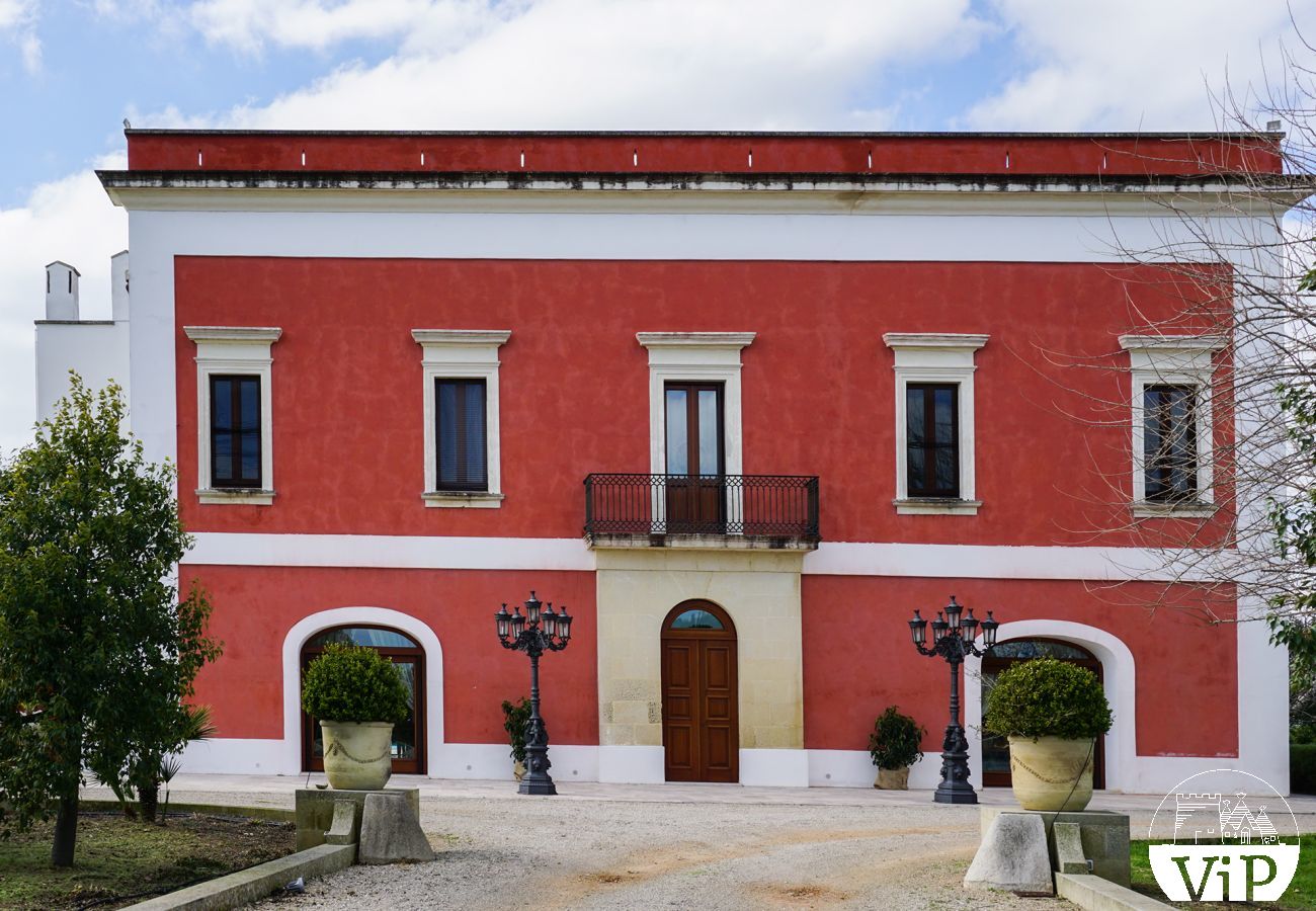 Villa à Galatina - Luxueuse villa avec piscine privée dans les Pouilles, 5 chambres m800