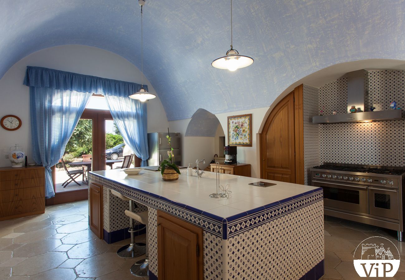 Villa à Galatina - Luxueuse villa avec piscine privée dans les Pouilles, 5 chambres m800