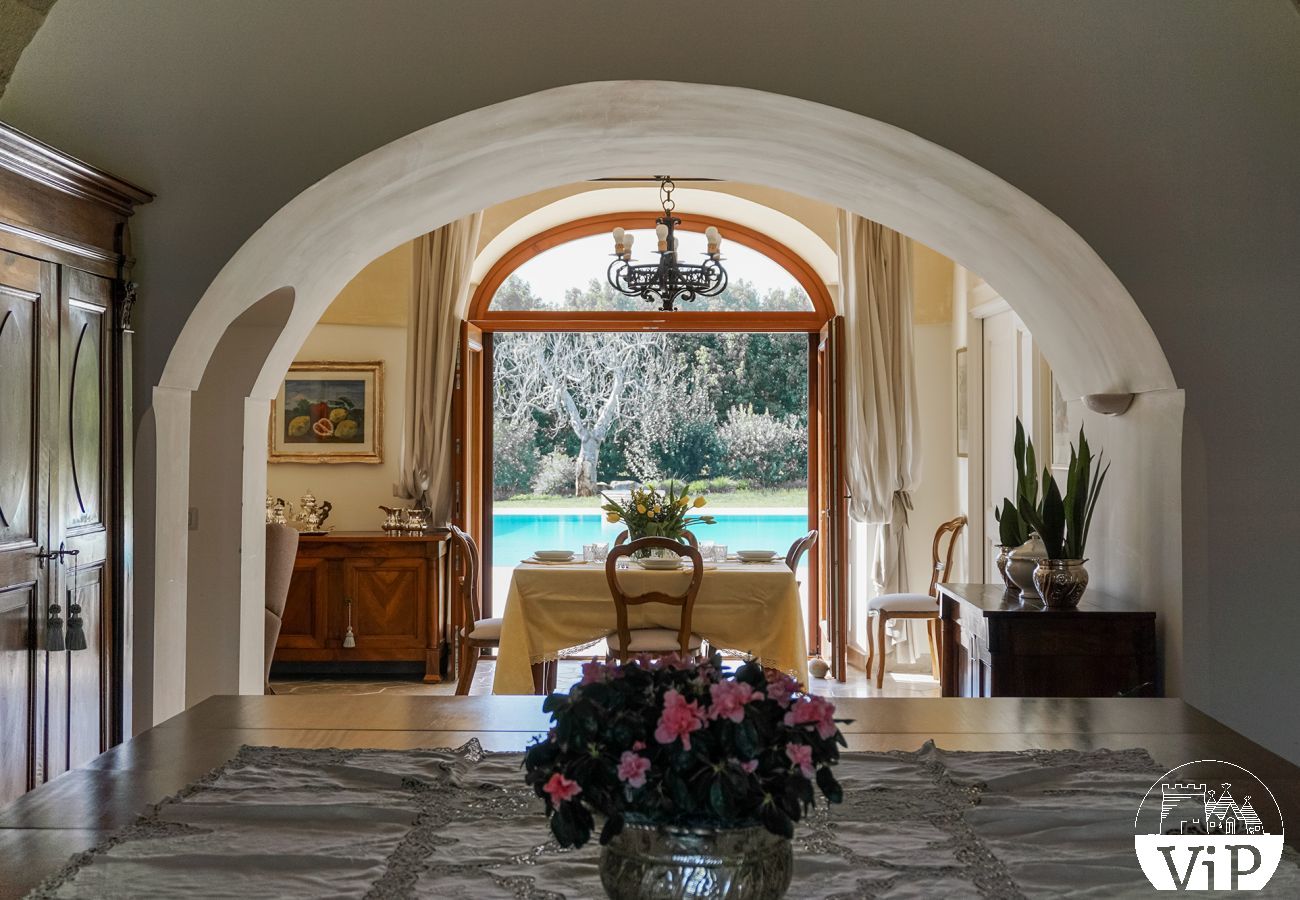 Villa à Galatina - Luxueuse villa avec piscine privée dans les Pouilles, 5 chambres m800