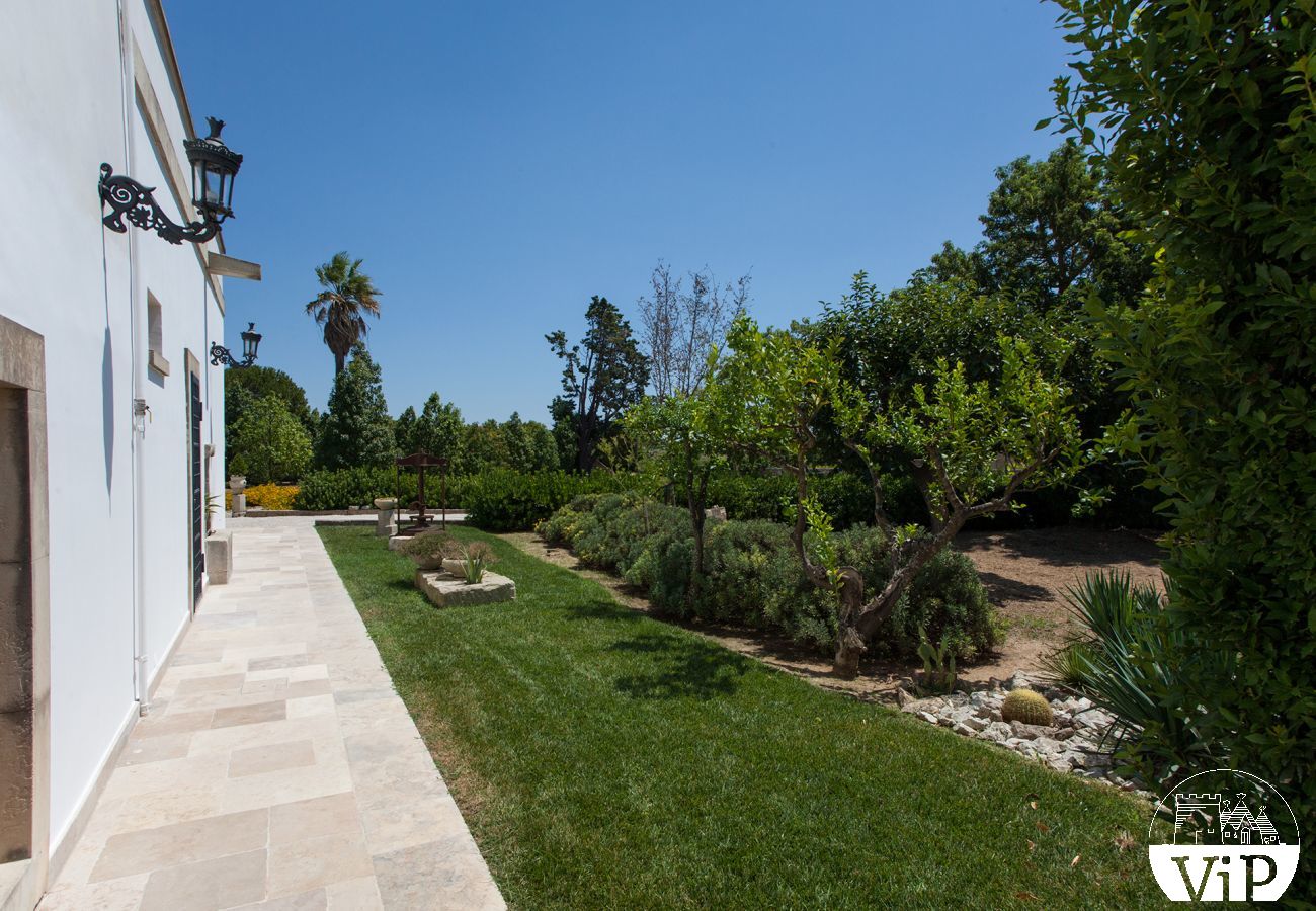 Villa à Galatina - Luxueuse villa avec piscine privée dans les Pouilles, 5 chambres m800