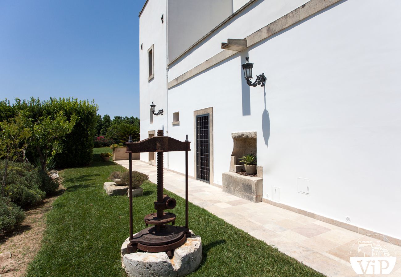 Villa à Galatina - Luxueuse villa avec piscine privée dans les Pouilles, 5 chambres m800