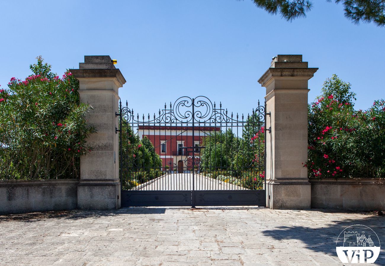 Villa à Galatina - Luxueuse villa avec piscine privée dans les Pouilles, 5 chambres m800