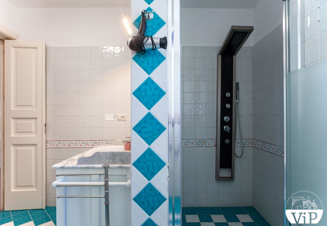Villa à Neviano - Grande villa de vacances près de Gallipoli, 6 chambres, 6 salles de bains, piscine privée m200