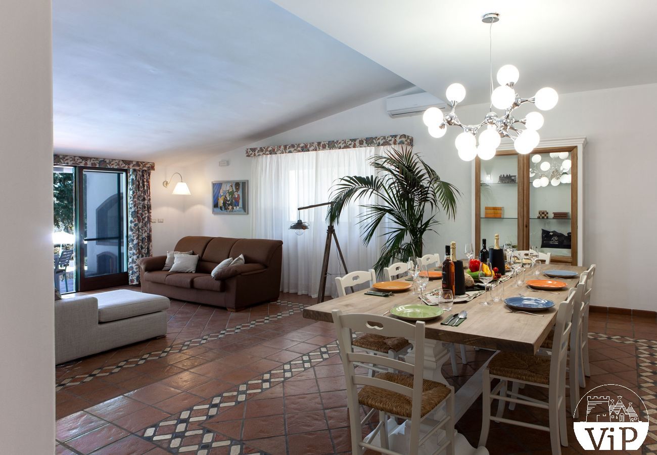 Villa à Neviano - Grande villa de vacances près de Gallipoli, 6 chambres, 6 salles de bains, piscine privée m200