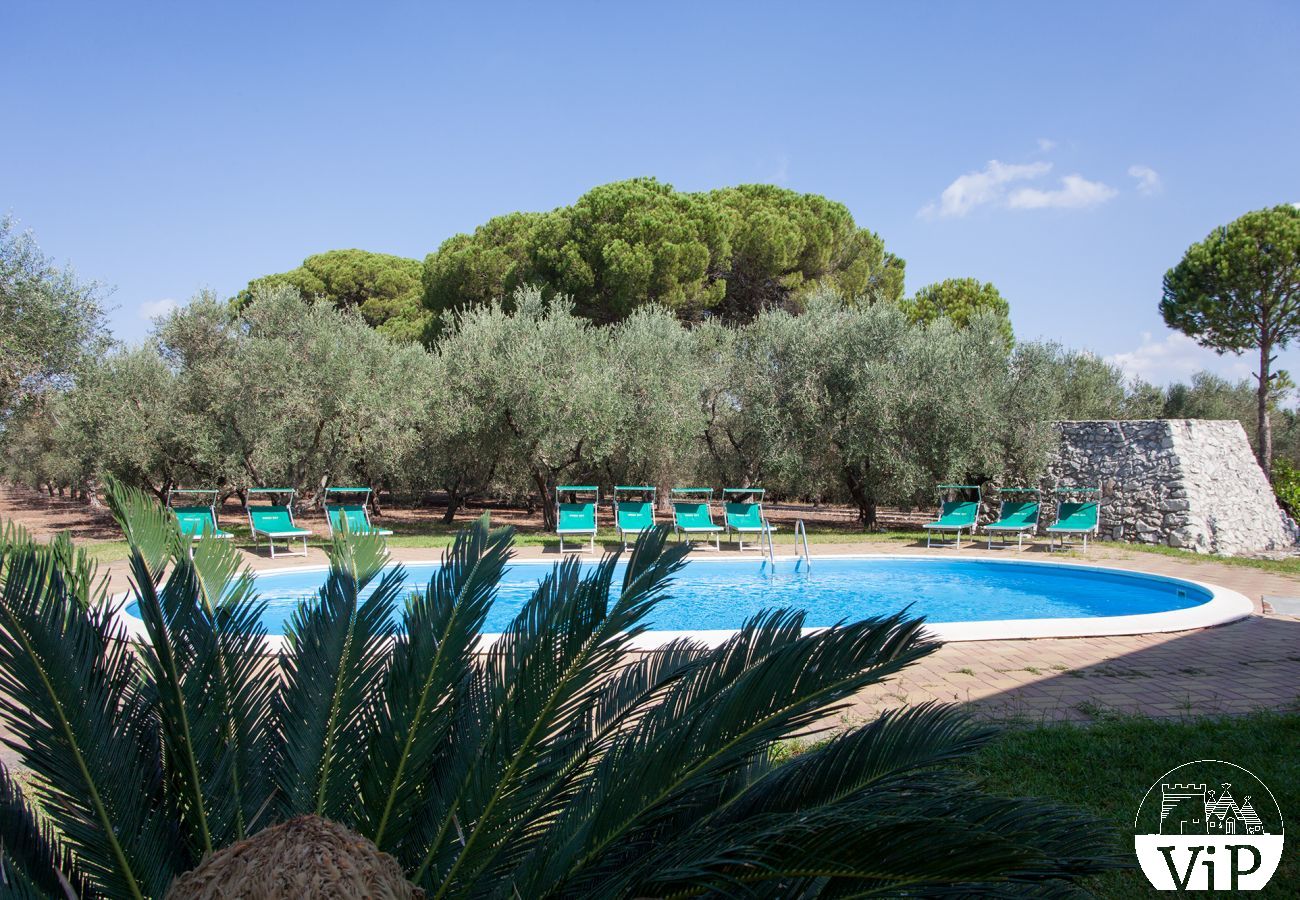 Villa à Corigliano d´Otranto - Villa de vacances avec piscine, 9 chambres, 7 salles de bains, dans l'arrière-pays au sud des Pouilles m340