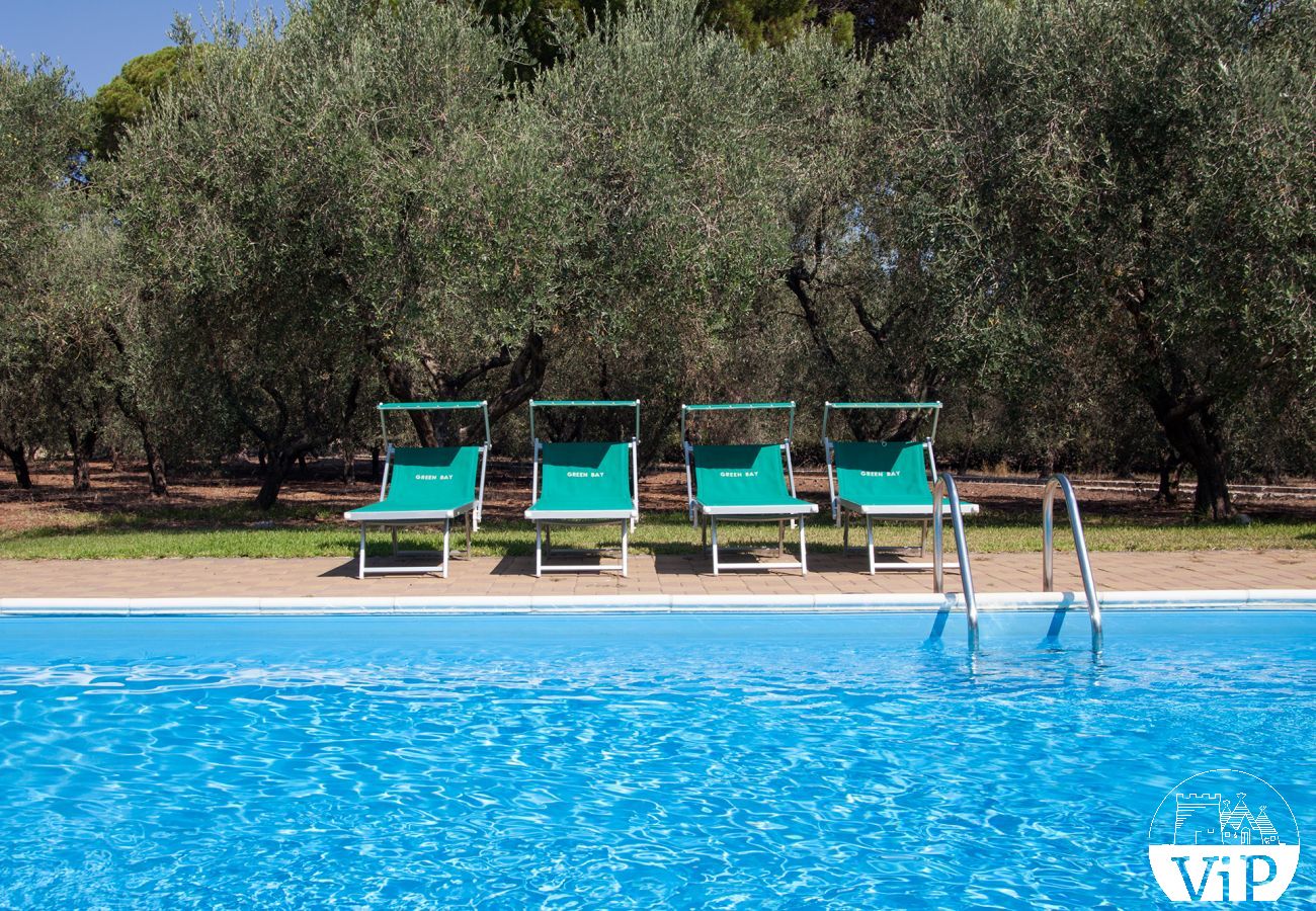 Villa à Corigliano d´Otranto - Grande villa de campagne avec piscine privée dans les Pouilles m340