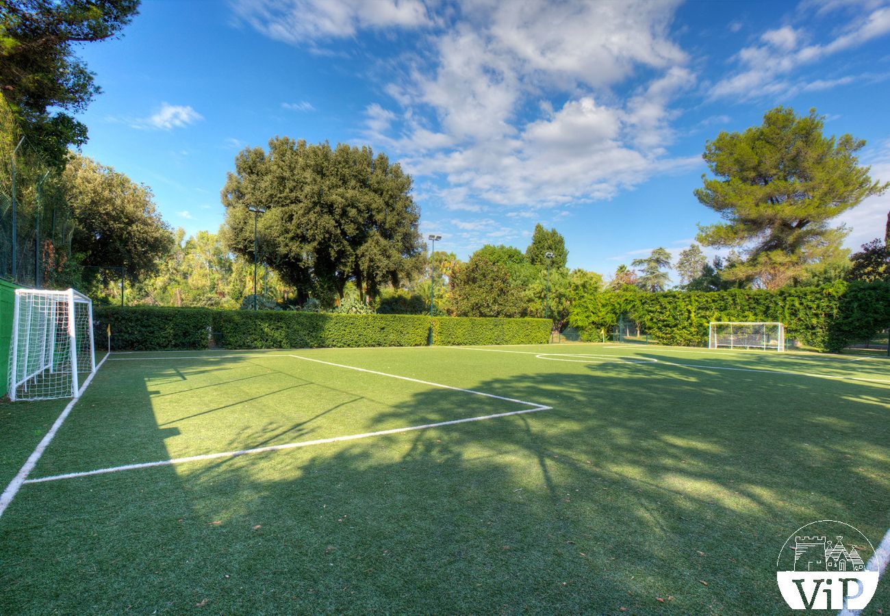 Appartement à Lecce - Joli penthouse avec utilisation de la piscine et du terrain de football, petit-déjeuner inclus, m991
