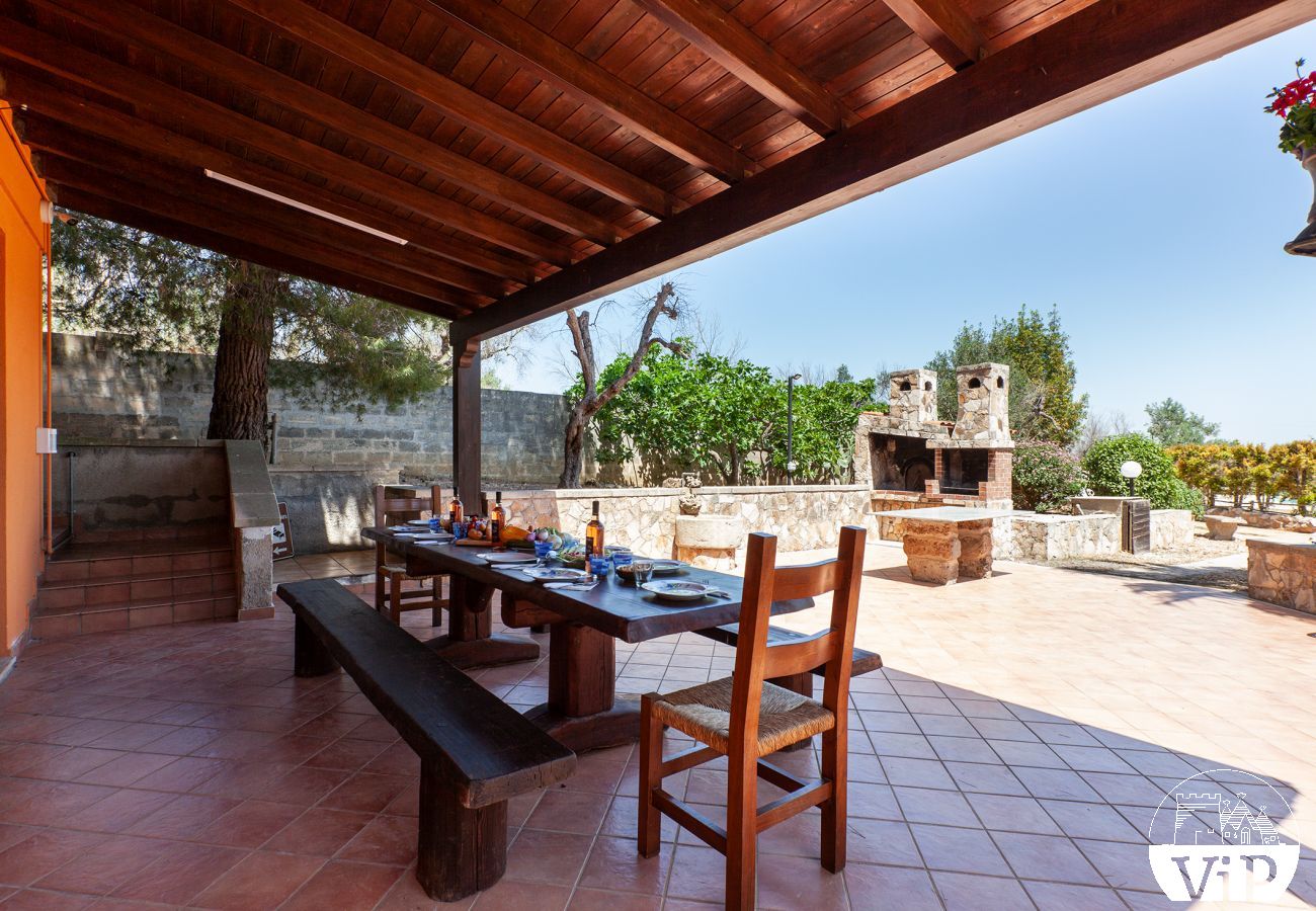 Villa à Collemeto - Villa avec piscine, 5 chambres, 3 salles de bains, barbecue, lave-linge, connexion WiFi, climatisation m565