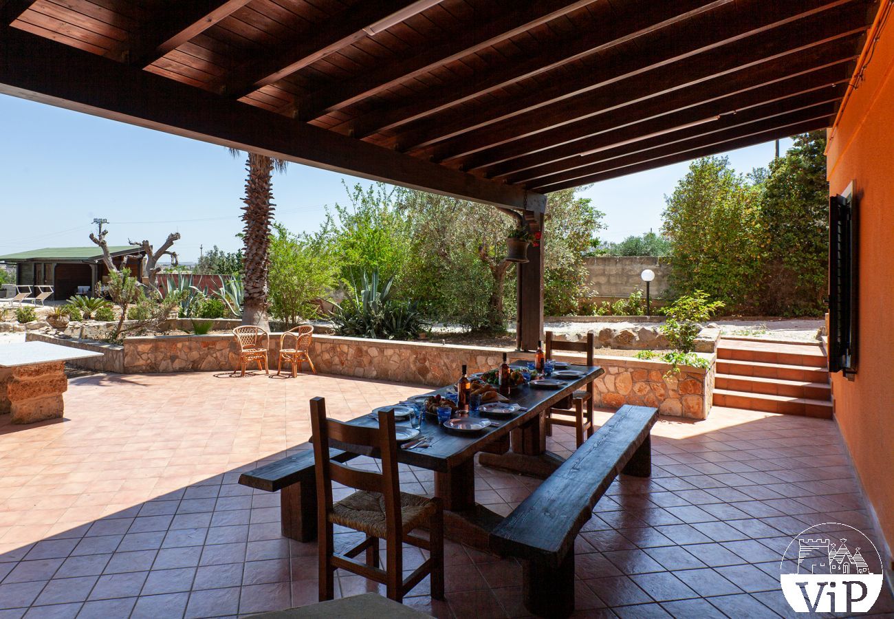 Villa à Collemeto - Villa avec piscine, 5 chambres, 3 salles de bains, barbecue, lave-linge, connexion WiFi, climatisation m565