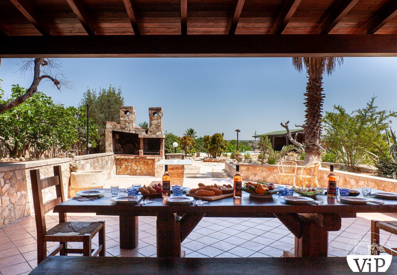 Villa à Collemeto - Villa avec piscine, 5 chambres, 3 salles de bains, barbecue, lave-linge, connexion WiFi, climatisation m565