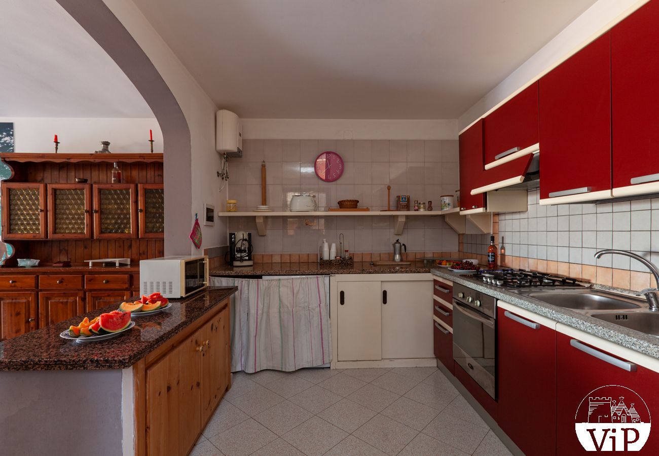 Villa à Collemeto - Villa avec piscine, 5 chambres, 3 salles de bains, barbecue, lave-linge, connexion WiFi, climatisation m565
