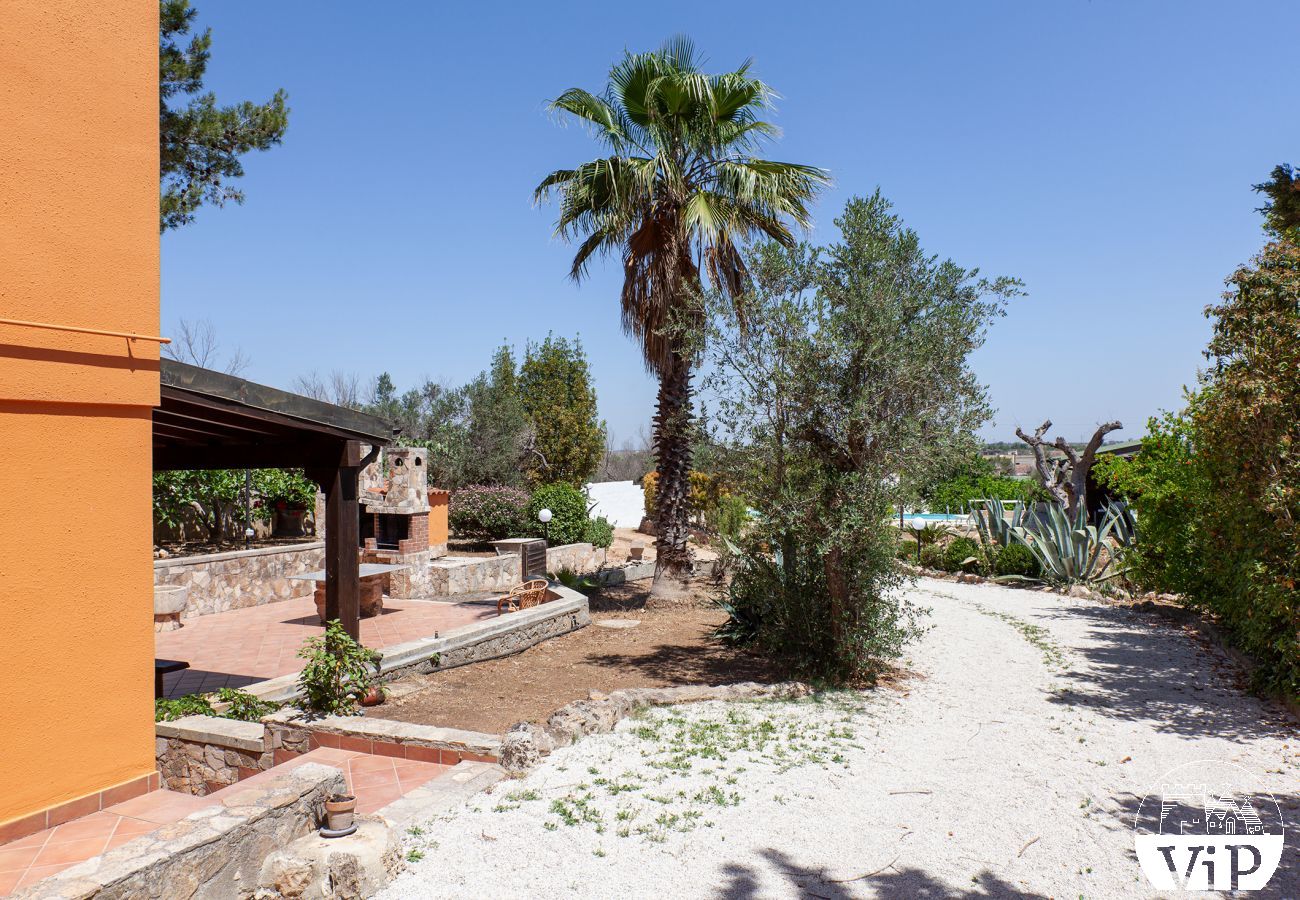 Villa à Collemeto - Villa avec piscine, 5 chambres, 3 salles de bains, barbecue, lave-linge, connexion WiFi, climatisation m565