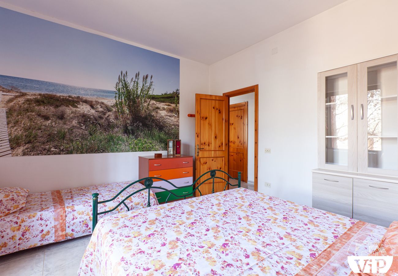 Villa à Collemeto - Villa avec piscine, 5 chambres, 3 salles de bains, barbecue, lave-linge, connexion WiFi, climatisation m565