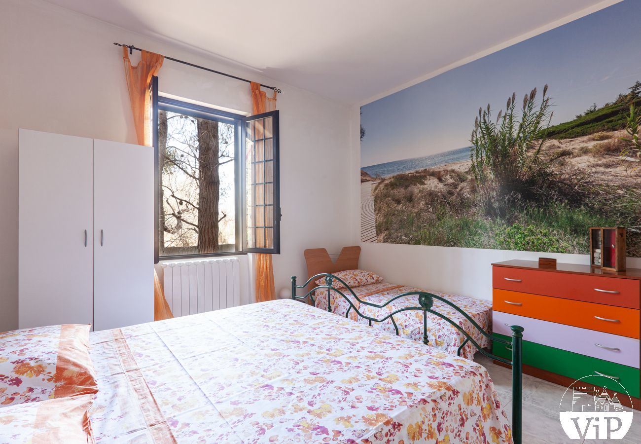 Villa à Collemeto - Villa avec piscine, 5 chambres, 3 salles de bains, barbecue, lave-linge, connexion WiFi, climatisation m565