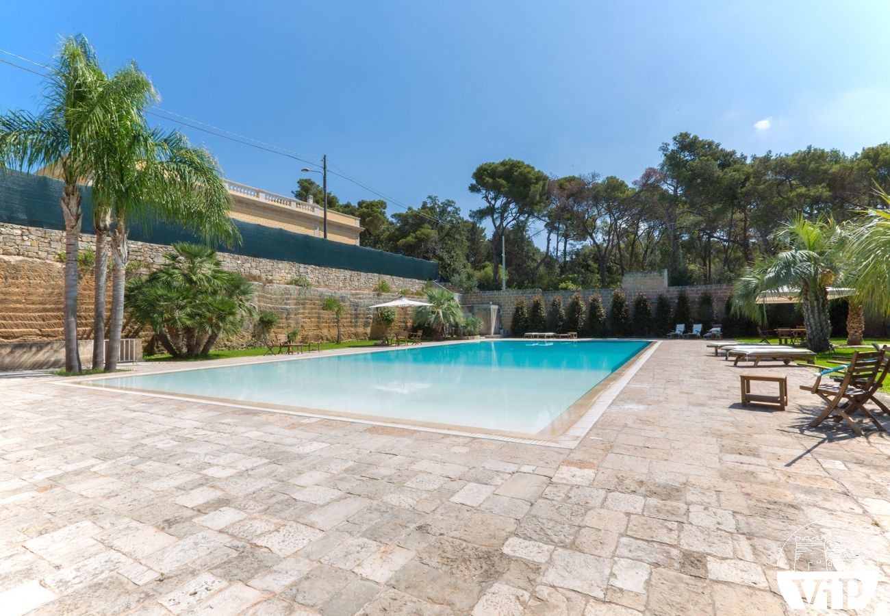 Villa à Santa Caterina - Villa à Santa Caterina avec grande piscine, court de tennis, terrain de football, zone de barbecue, m750