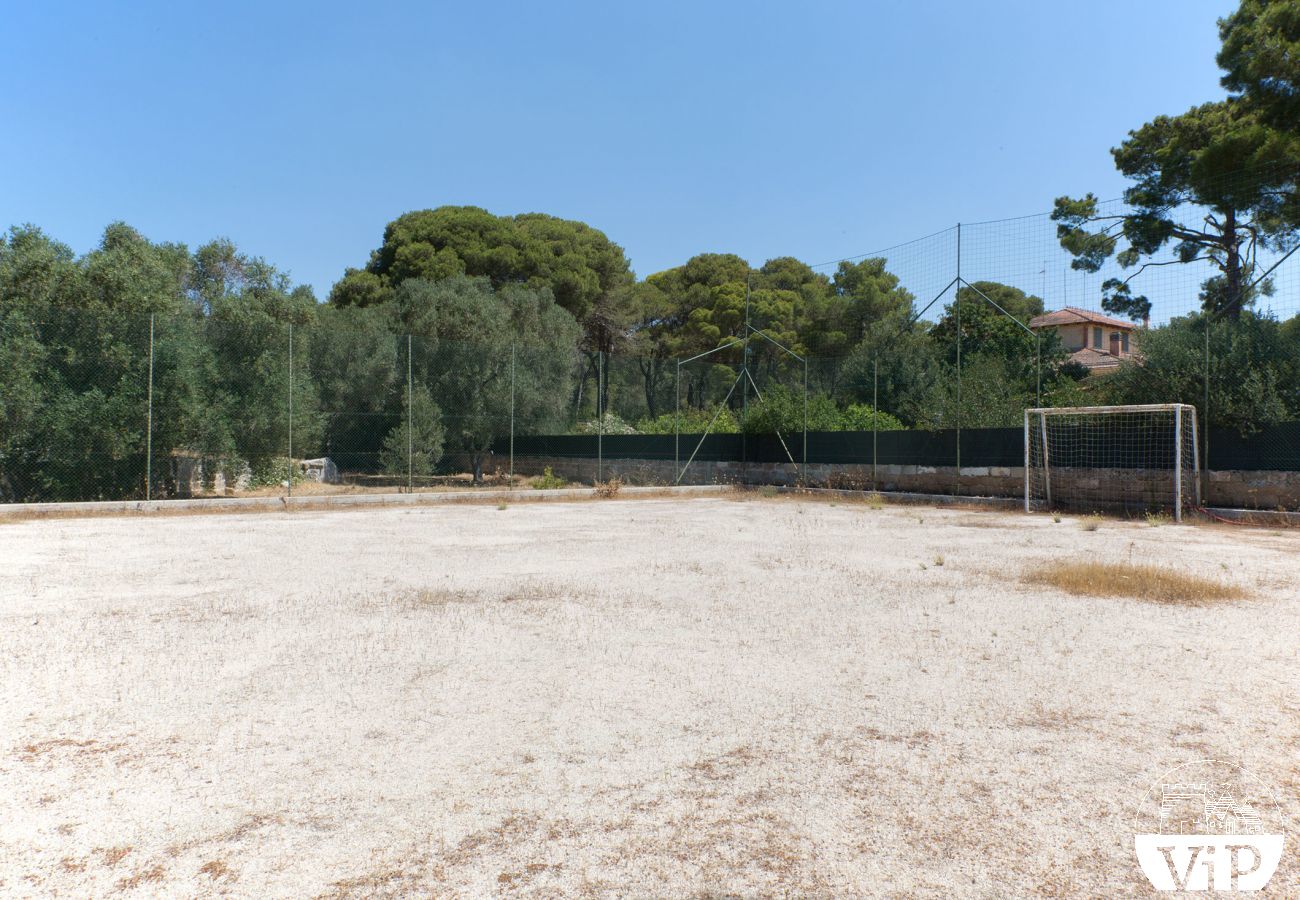 Villa à Santa Caterina - Villa à Santa Caterina avec grande piscine, court de tennis, terrain de football, zone de barbecue, m750