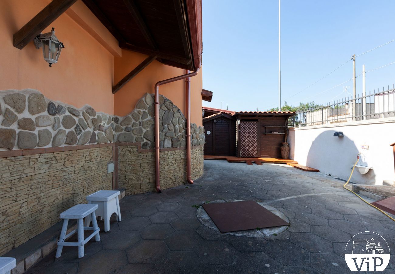 Maison à Spiaggiabella - Villa avec jardin et piscine pour enfants, près de la plage, 5 chambres et 4 salles de bain, m707