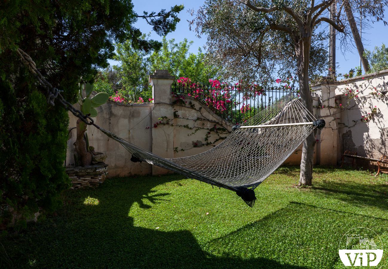 Maison à Spiaggiabella - Villa avec jardin et piscine pour enfants, près de la plage, 5 chambres et 4 salles de bain, m707