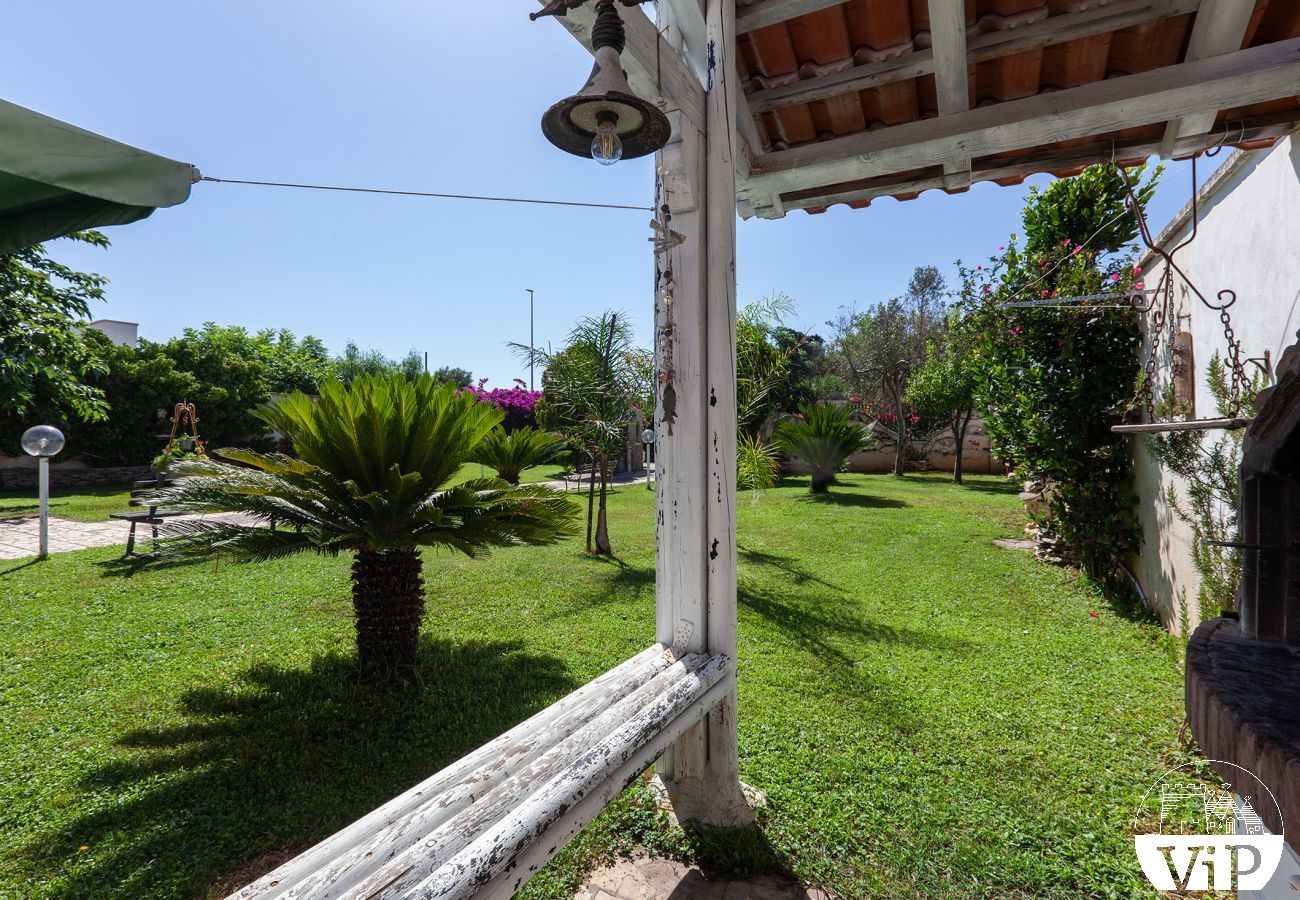 Maison à Spiaggiabella - Villa avec jardin et piscine pour enfants, près de la plage, 5 chambres et 4 salles de bain, m707