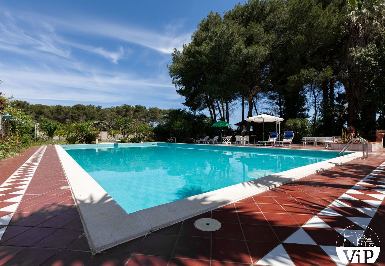 Villa à Oria - Villa avec grande piscine et beau jardin, 4 chambres, 3 salles de bain, m215