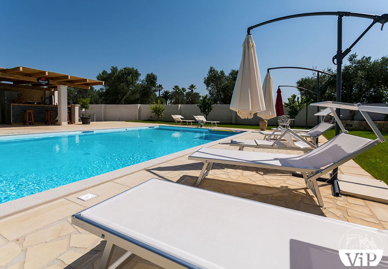 Villa à Muro Leccese - Spacieuse villa de campagne avec piscine, 5 chambres 5 salles de bain, m650