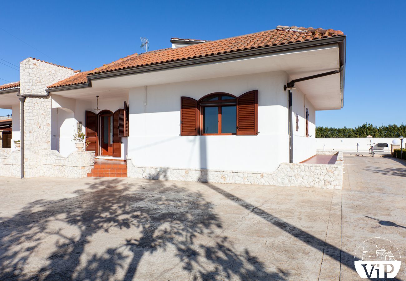 Villa à Poggiardo - Superbe villa du Salento, piscine avec jacuzzi, m330