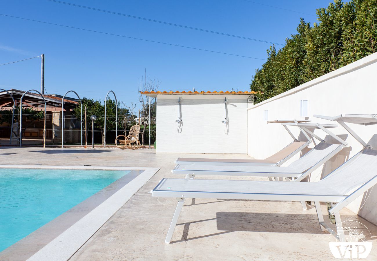 Villa à Poggiardo - Superbe villa du Salento, piscine avec jacuzzi, m330