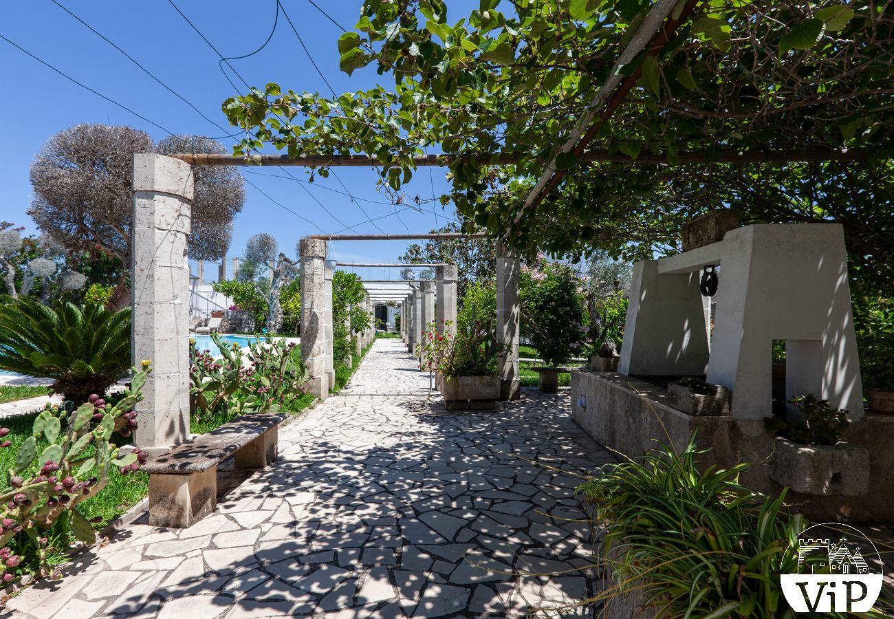 Villa à San Foca - Villa avec piscine dans la campagne, près de la mer San Foca m180