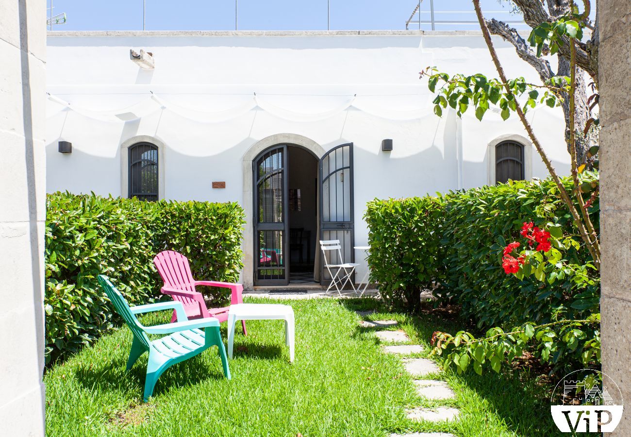 Villa à San Foca - Villa avec piscine dans la campagne, près de la mer San Foca m180