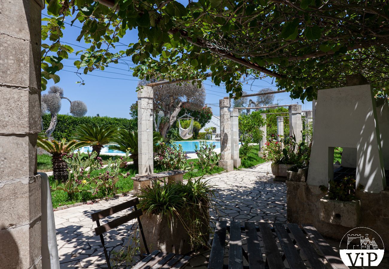 Villa à San Foca - Villa avec piscine dans la campagne, près de la mer San Foca m180