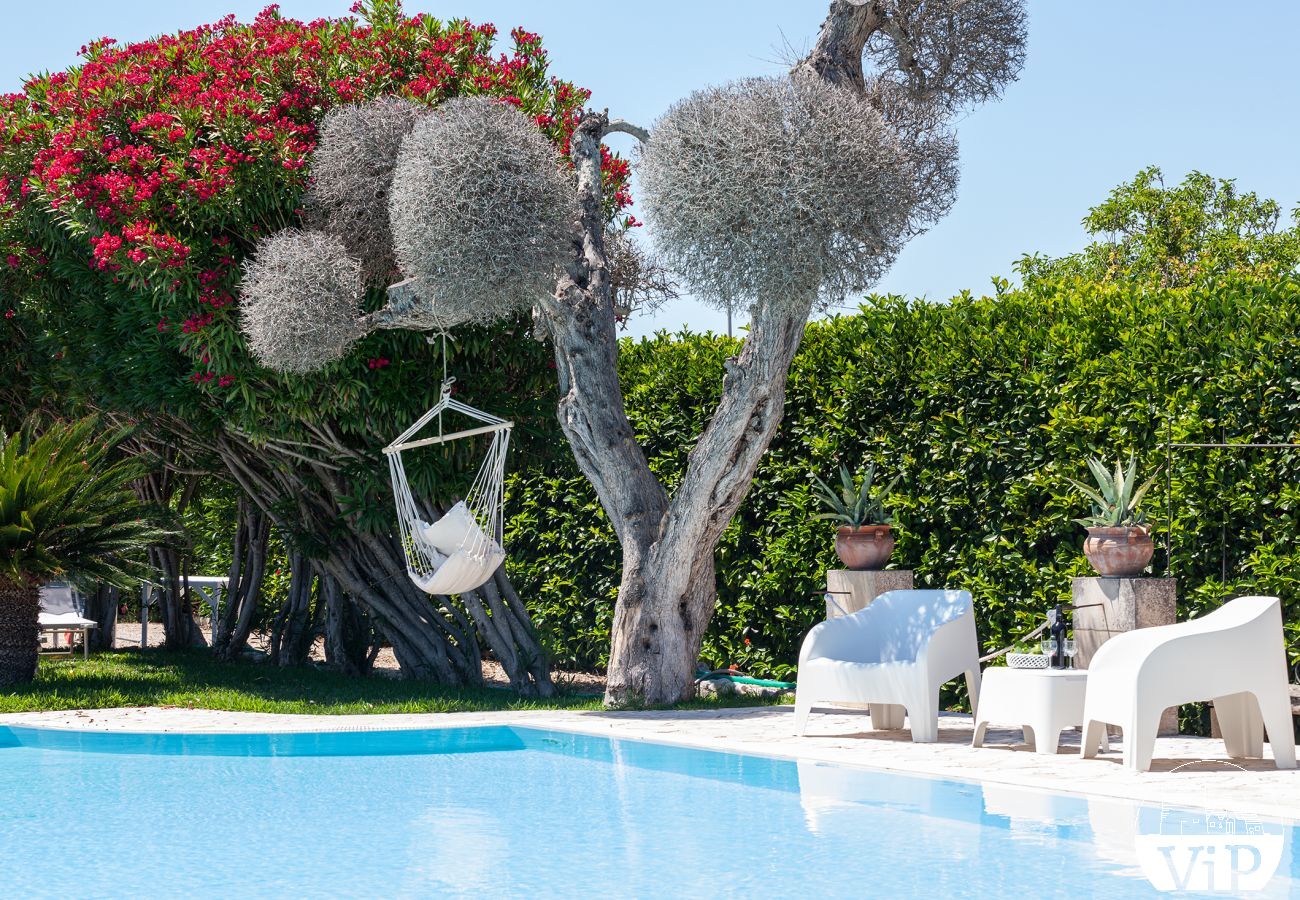 Villa à San Foca - Villa avec piscine dans la campagne, près de la mer San Foca m180