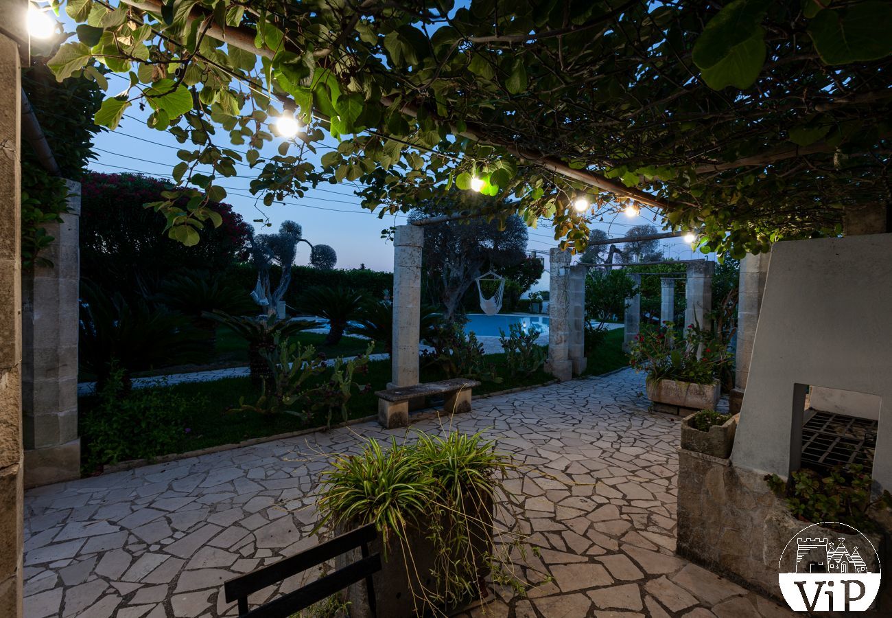 Villa à San Foca - Villa avec piscine dans la campagne, près de la mer San Foca m180