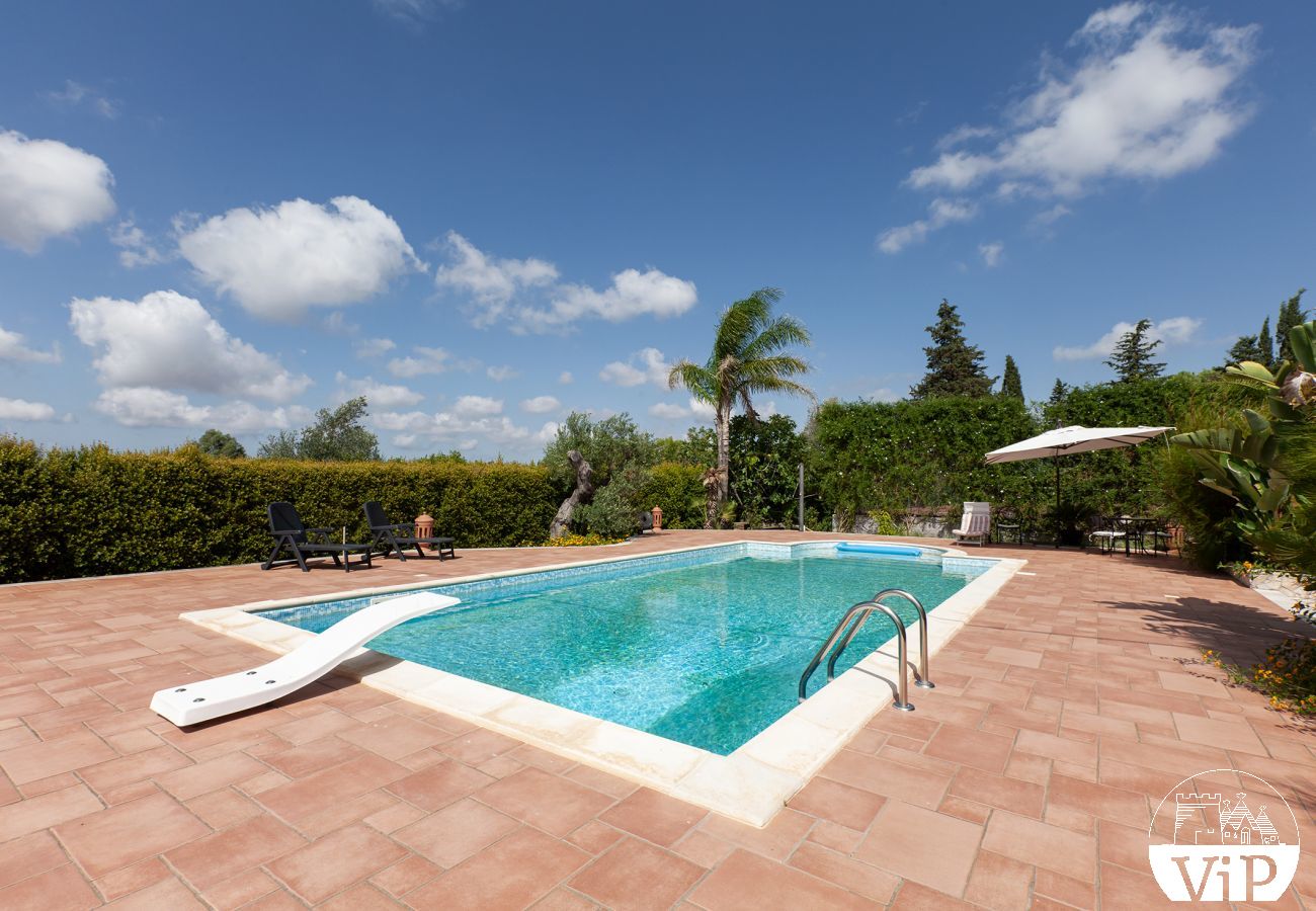 Villa à Tuglie - Villa piscine tennis 5 chambres clim WiFi m141