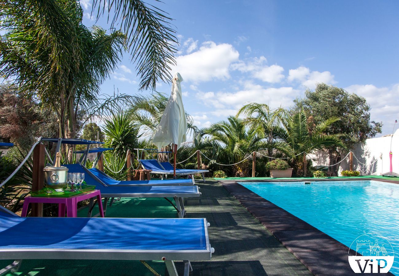 Villa à Porto Cesareo - Maison de vacances avec piscine privée, près de la plage, 3 chambres, m511