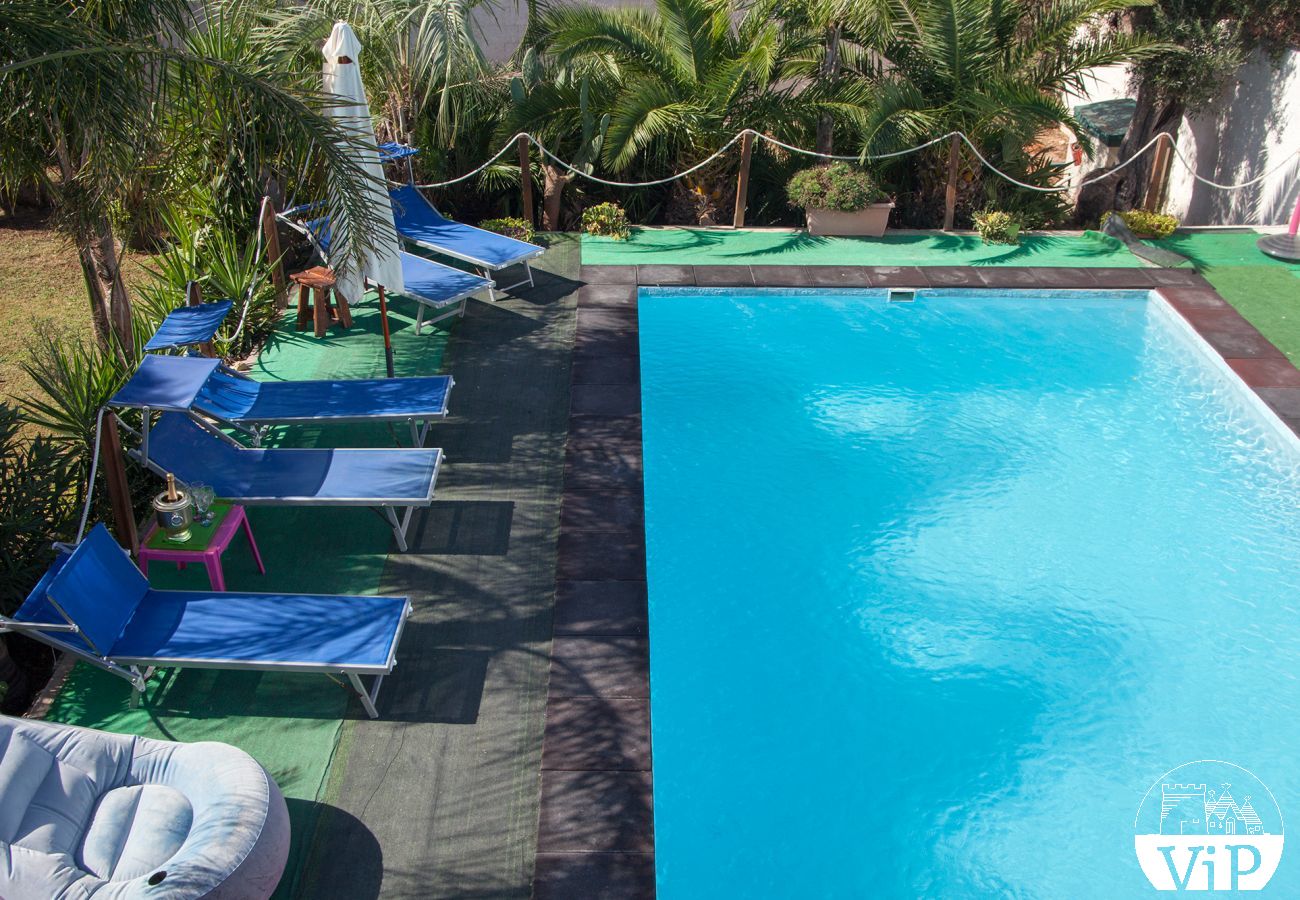 Villa à Porto Cesareo - Maison de vacances avec piscine privée, près de la plage, 3 chambres, m511