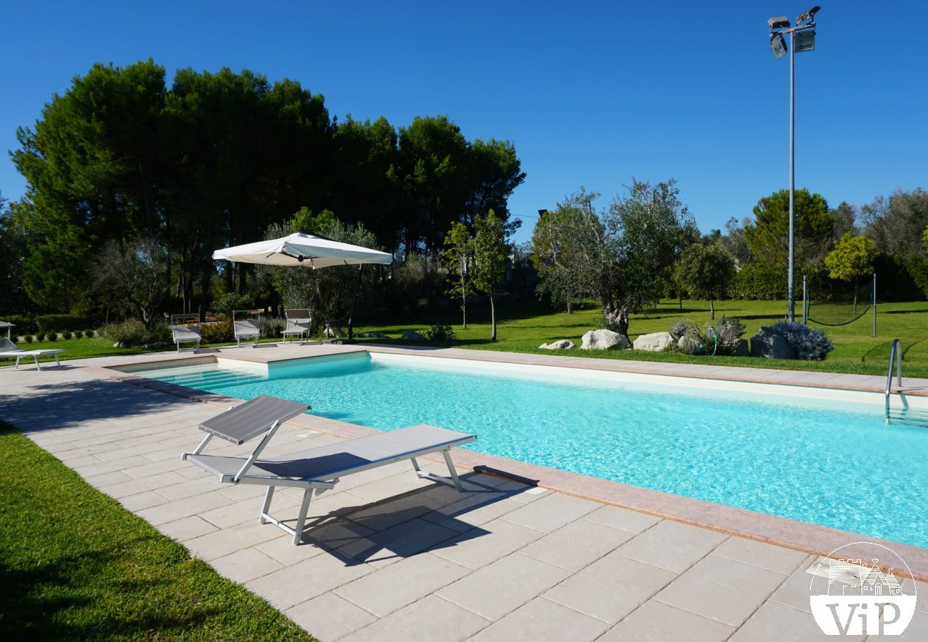 Villa à Muro Leccese - Villa piscine, volley, foot, ping pong m660