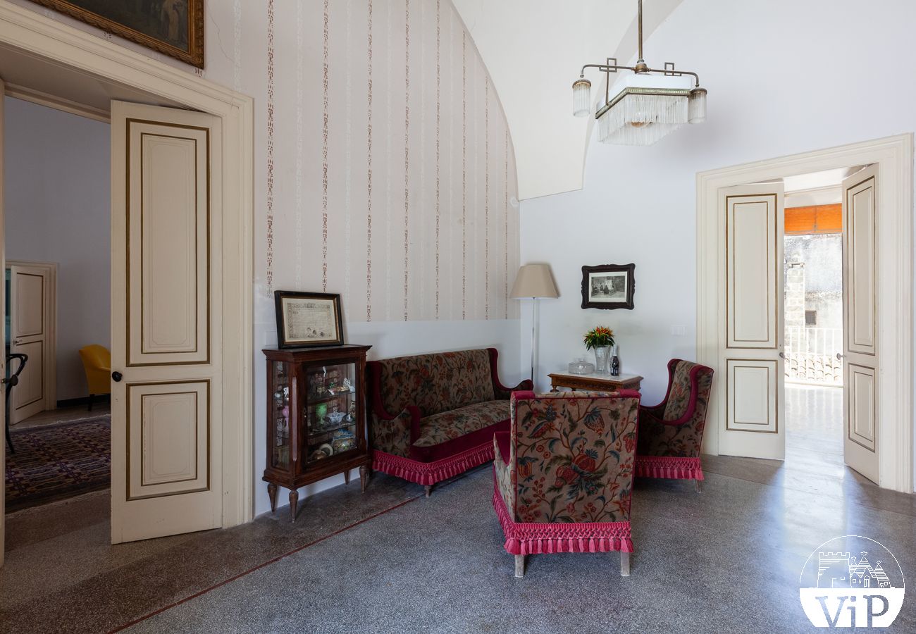 Villa à Corigliano d´Otranto - Palazzo historique avec piscine dans la vieille ville m600