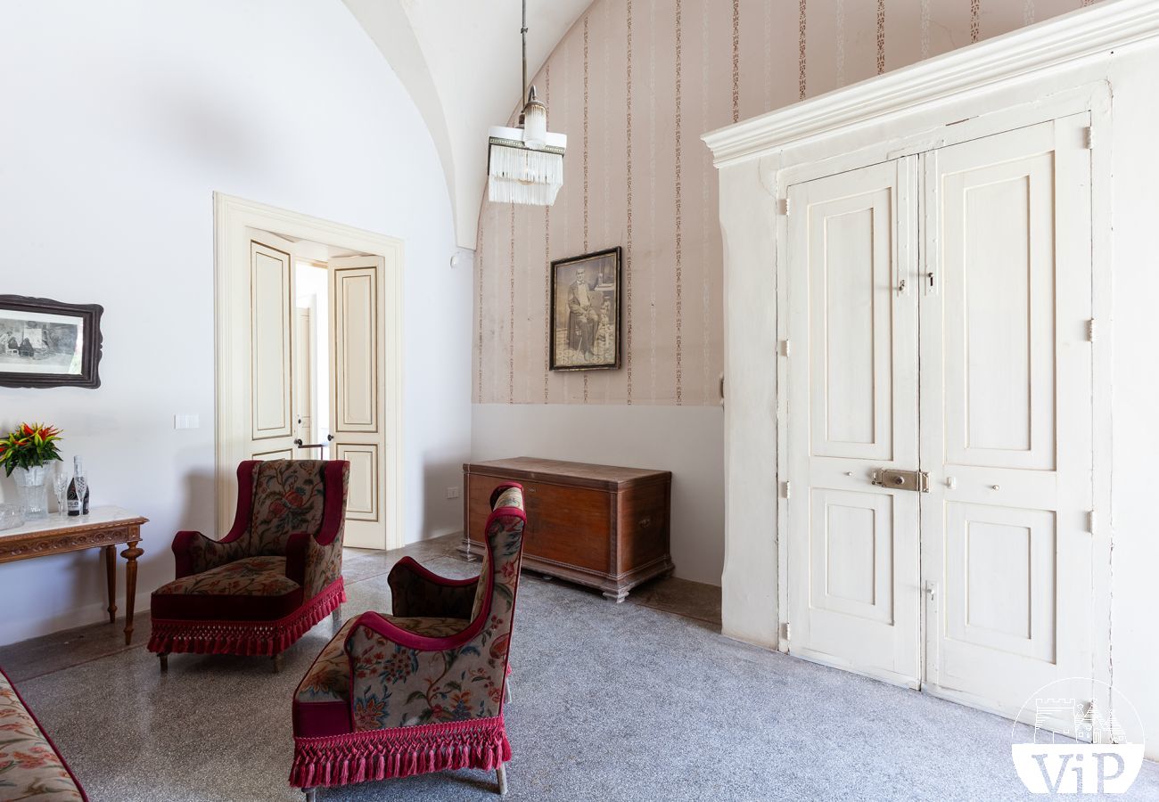 Villa à Corigliano d´Otranto - Palazzo historique avec piscine dans la vieille ville m600