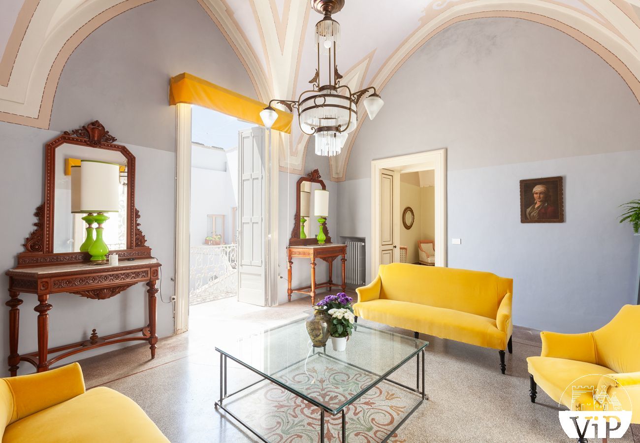 Villa à Corigliano d´Otranto - Palazzo historique avec piscine dans la vieille ville m600