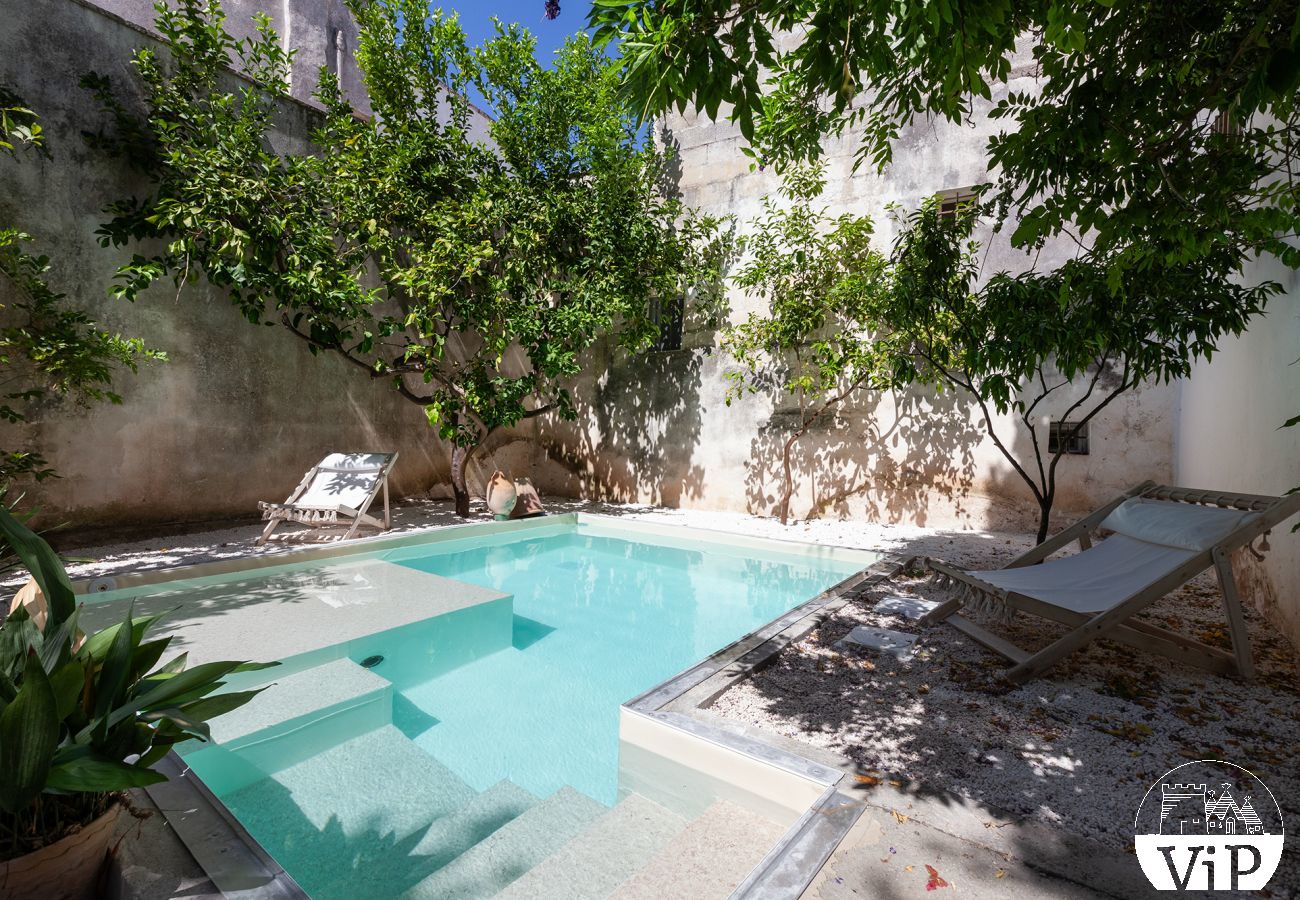 Villa à Corigliano d´Otranto - Palazzo historique avec piscine dans la vieille ville m600