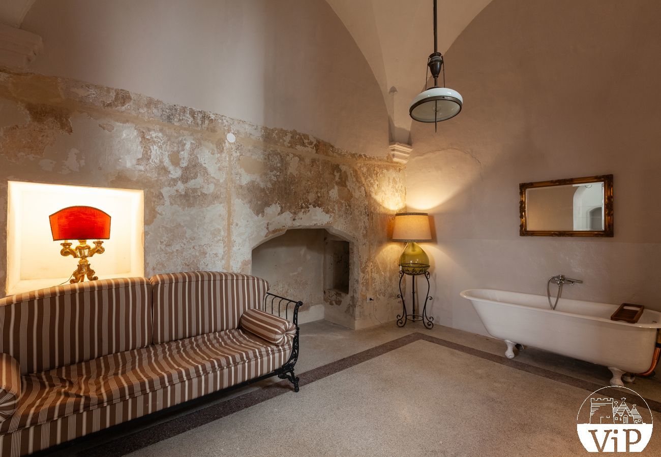 Villa à Corigliano d´Otranto - Palazzo historique avec piscine dans la vieille ville m600