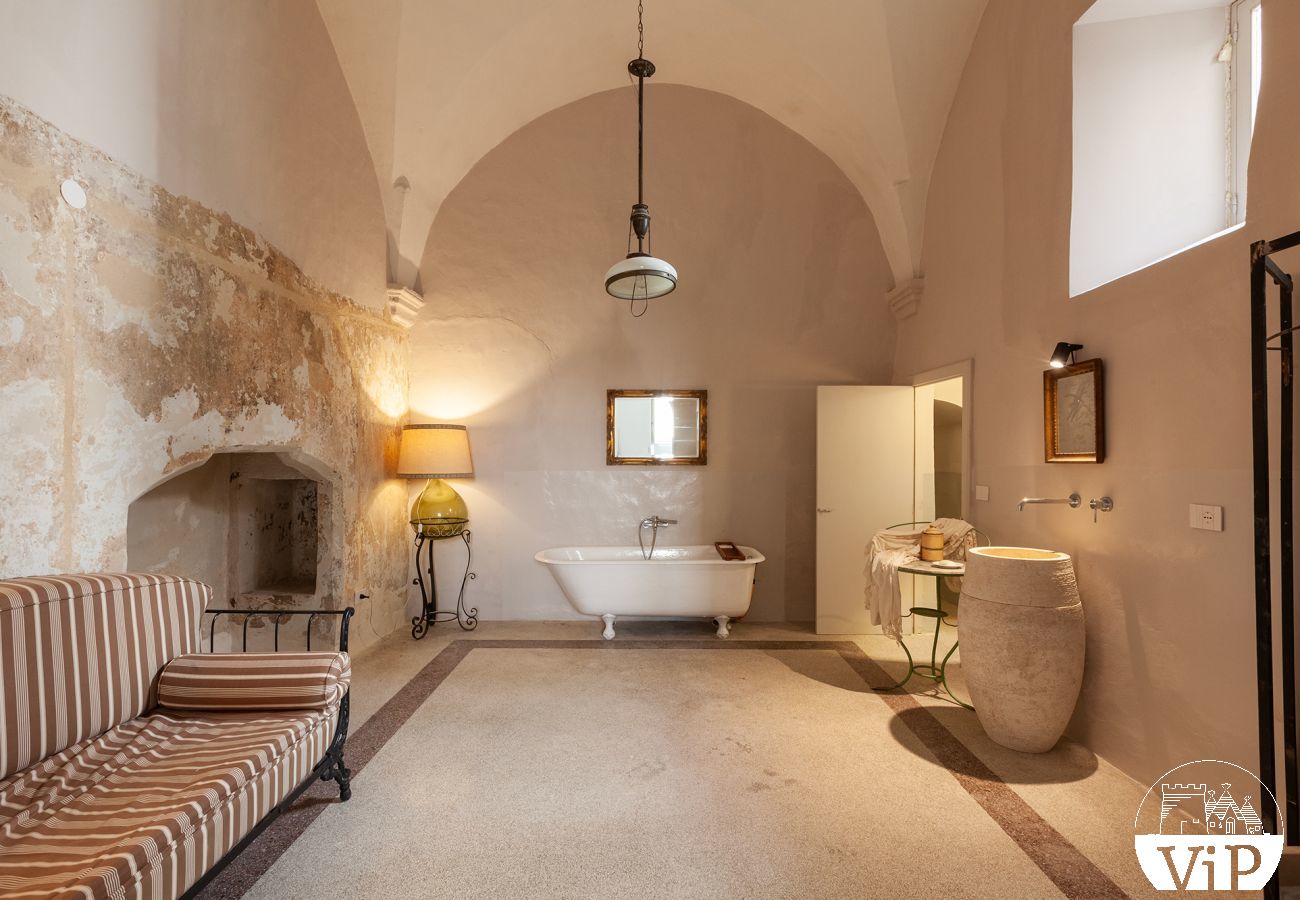 Villa à Corigliano d´Otranto - Palazzo historique avec piscine dans la vieille ville m600