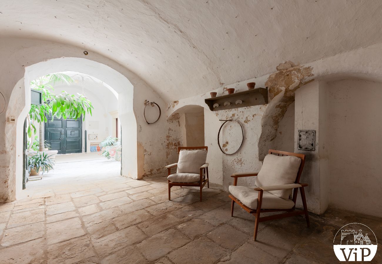 Villa à Corigliano d´Otranto - Palazzo historique avec piscine dans la vieille ville m600
